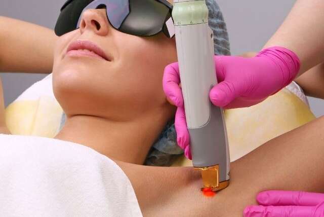 Laser Hair Removal Compared to Waxing: What’s the Best Option for Long-Term Smoothness?